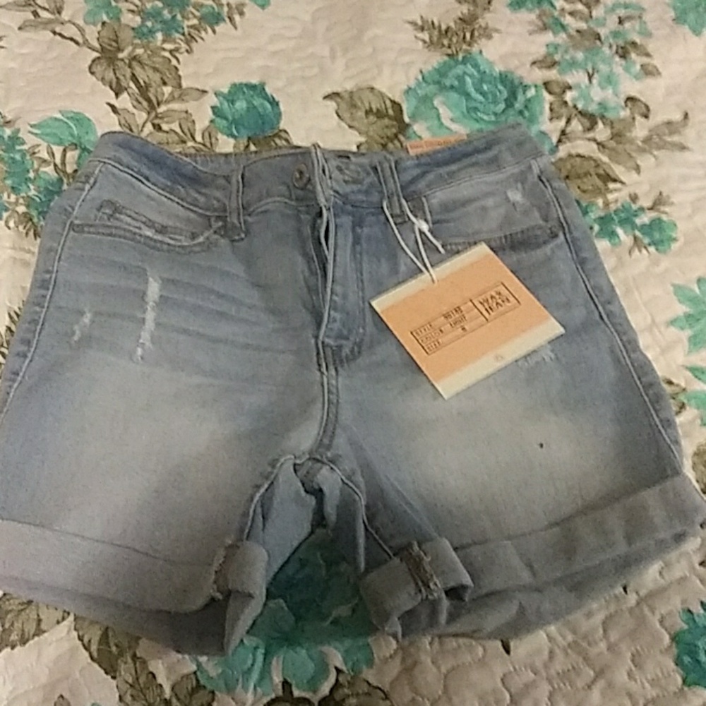 Short sdenim shorts